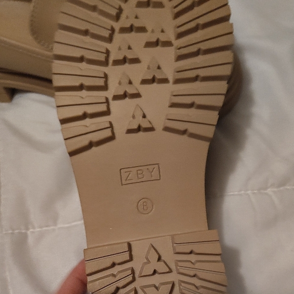 Elegant Women's Tan Slip-On Loafers - Picture 3 of 6